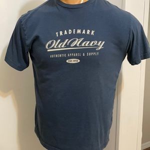 Old Navy Tee Medium